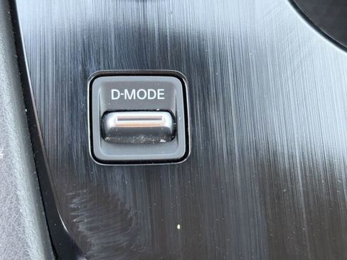 Certified 2023 Nissan Rogue S FWD image 13