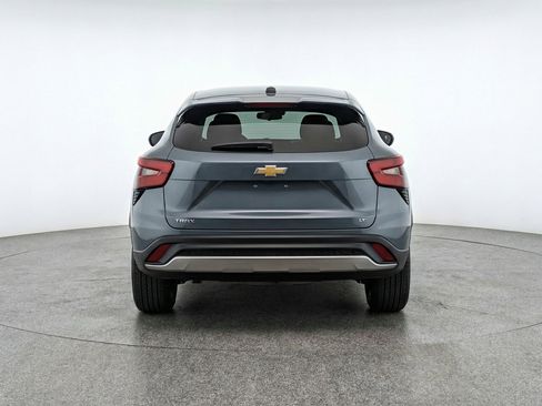 Used 2025 Chevrolet Trax LT FWD image 7