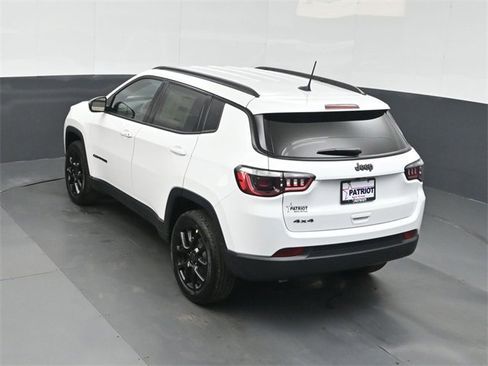 New 2026 Jeep Compass Latitude image 33