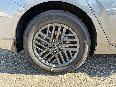 New 2026 Nissan Sentra SV w/ SV Convenience Package FWD image 17