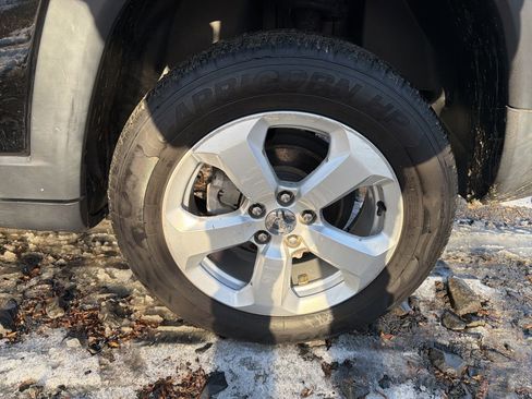 Used 2018 Jeep Compass Latitude w/ Popular Equipment Group image 6