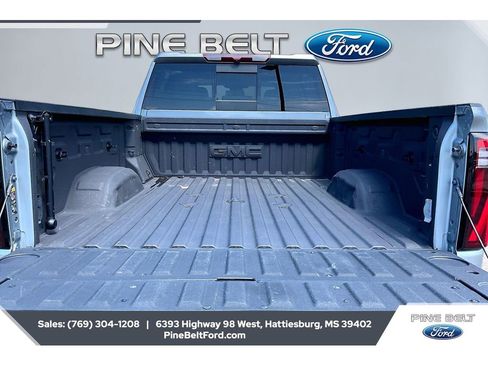 Used 2024 GMC Sierra 2500 SLT w/ SLT Premium Package AWD/4WD image 12