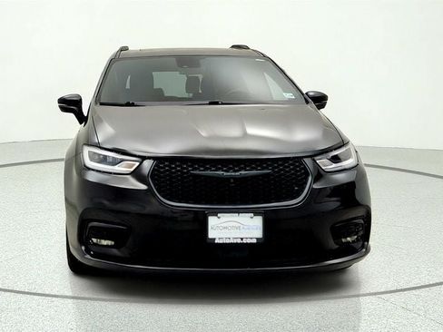 Used 2021 Chrysler Pacifica Touring-L w/ Premium & Safety Sphere Group AWD/4WD image 2