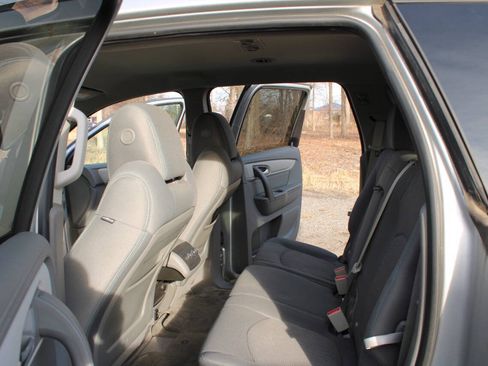 Used 2017 Chevrolet Traverse LS AWD/4WD image 14