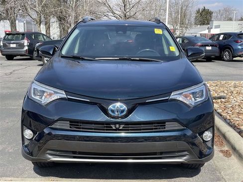 Used 2018 Toyota RAV4 Limited w/ Advanced Technology Package image 11