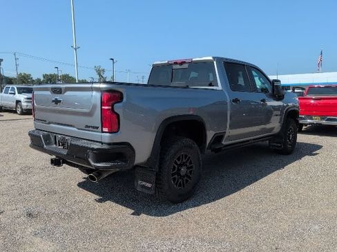 Used 2026 Chevrolet Silverado 2500 ZR2 w/ LPO, Dark Essentials Package AWD/4WD image 4