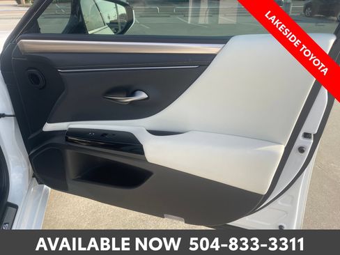 Used 2023 Lexus ES 350 F Sport w/ Accessory Package (Z2) FWD image 16