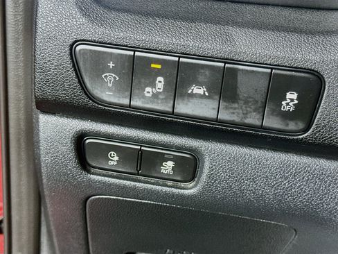 Used 2022 Kia Niro EX FWD image 17