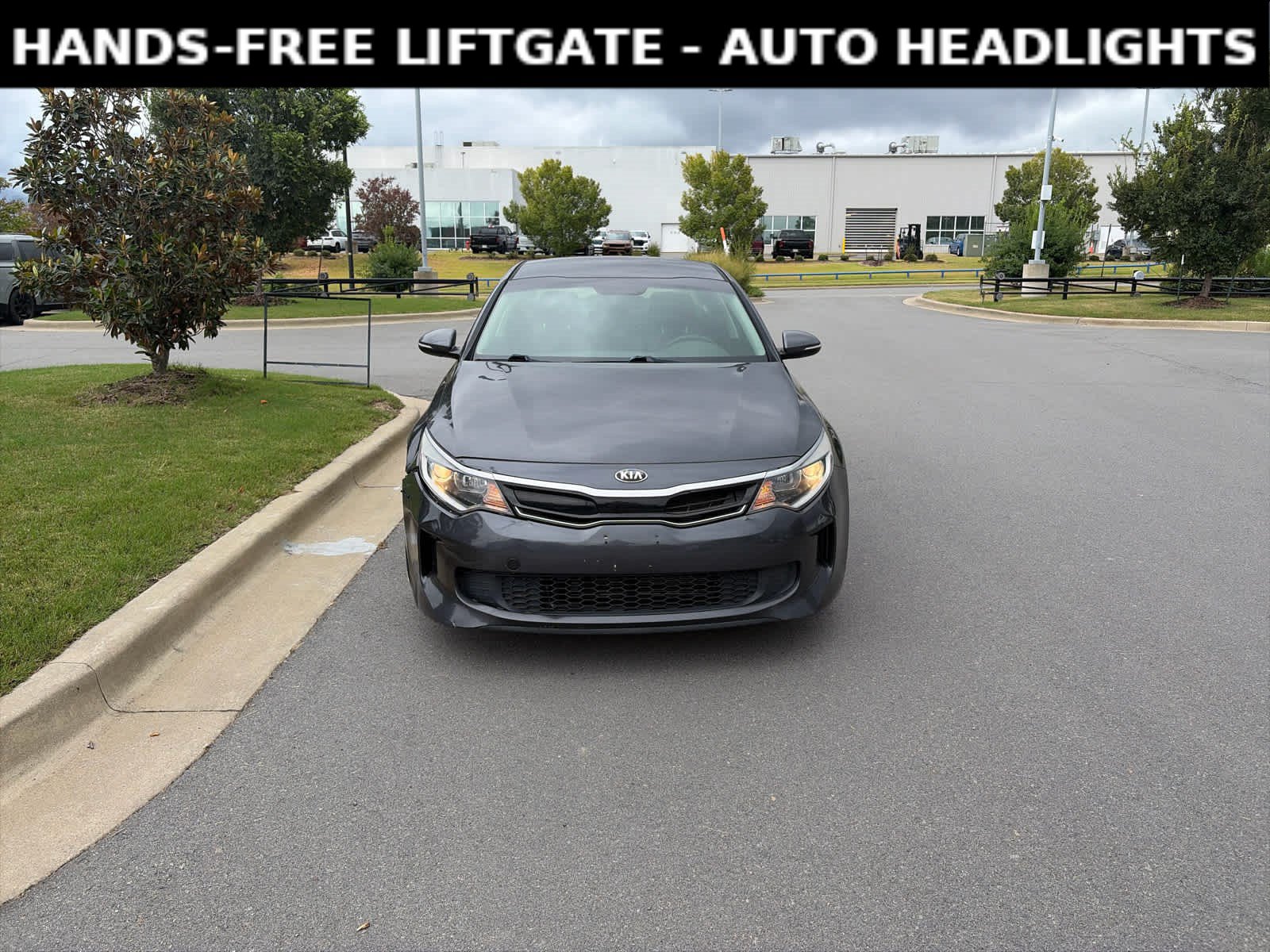 Used 2017 Kia Optima Premium FWD image 4