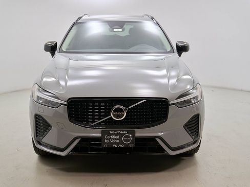 Certified 2025 Volvo XC60 B5 Plus AWD/4WD image 5