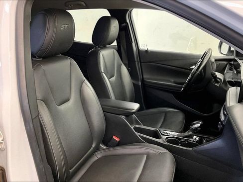 Used 2024 Buick Encore GX Sport Touring AWD/4WD image 6