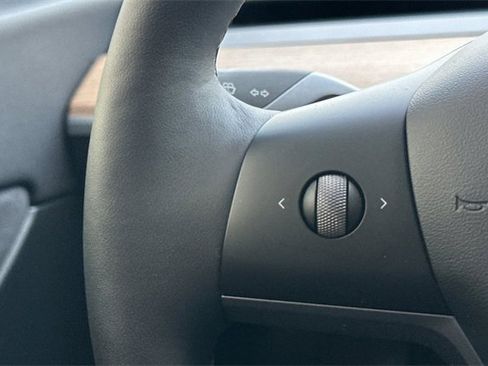 Used 2022 Tesla Model Y Performance image 26