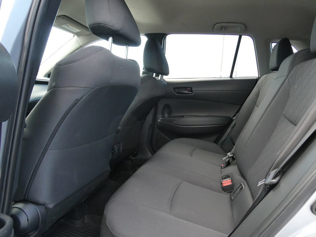 Used 2022 Toyota Corolla Cross LE AWD/4WD image 17