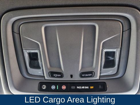 Used 2025 Chevrolet Silverado 1500 LT image 34