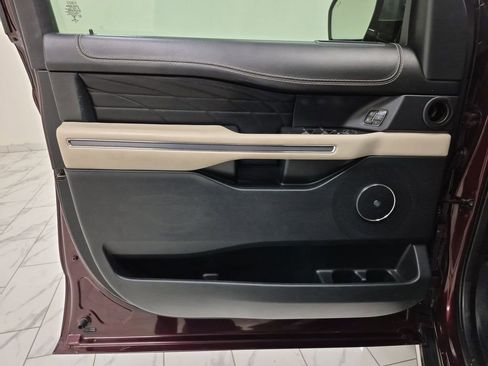 Used 2021 Ford Expedition Platinum image 23