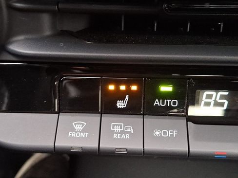 Certified 2024 Toyota Crown XLE image 23