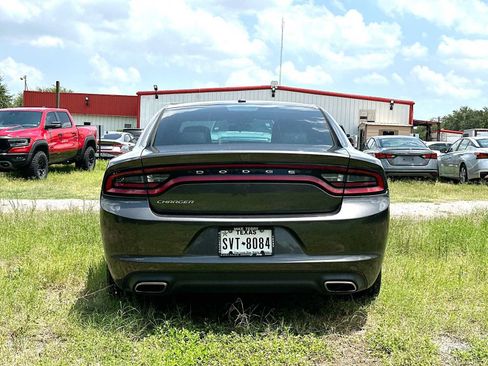 Used 2020 Dodge Charger SXT w/ Leather Interior Group RWD image 4