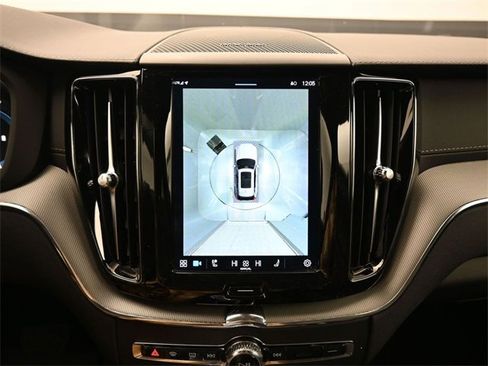 Used 2023 Volvo XC60 B5 Ultimate w/ Climate Package image 22