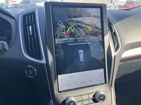 Used 2024 Ford Edge SEL w/ Convenience Package image 18