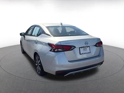 Used 2025 Nissan Versa SV FWD image 9