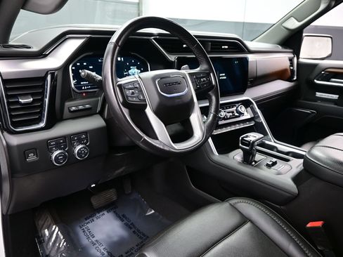 Used 2023 GMC Sierra 1500 Denali w/ Technology Package AWD/4WD image 12