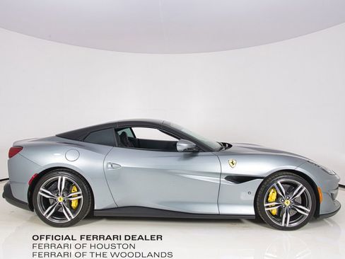 Used 2019 Ferrari Portofino image 24