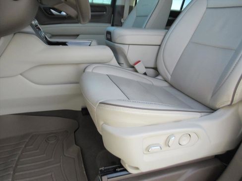 Used 2022 GMC Yukon Denali image 15