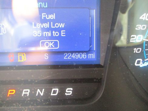 Used 2016 Ford Taurus SEL image 13