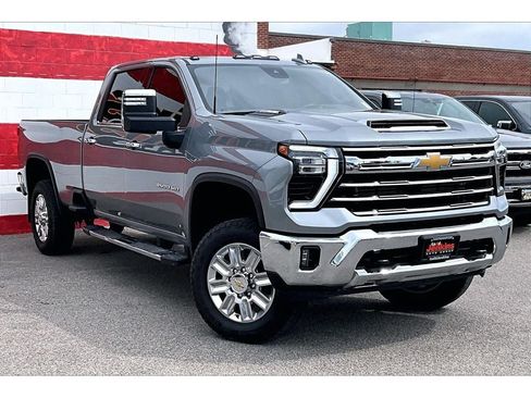 Used 2025 Chevrolet Silverado 3500 LTZ AWD/4WD image 12