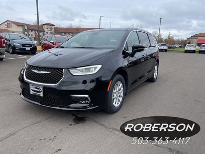 New 2026 Chrysler Pacifica Select