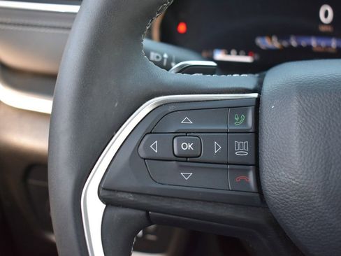 Used 2024 Jeep Grand Cherokee Altitude AWD/4WD image 16