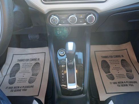 Used 2021 Nissan Versa SV image 12