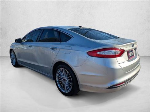 Used 2015 Ford Fusion SE w/ Equipment Group 202A FWD image 8
