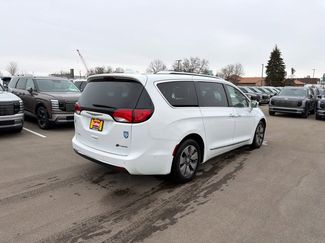 Used 2018 Chrysler Pacifica Limited w/ Advanced Safetytec Group video 2