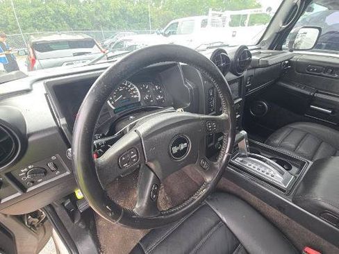 Used 2005 HUMMER H2 w/ Preferred Equipment Group AWD/4WD image 9