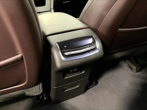 Used 2023 Cadillac XT6 Premium Luxury w/ Technology Package FWD image 30