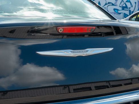 Used 2012 Chrysler 300 C RWD image 14
