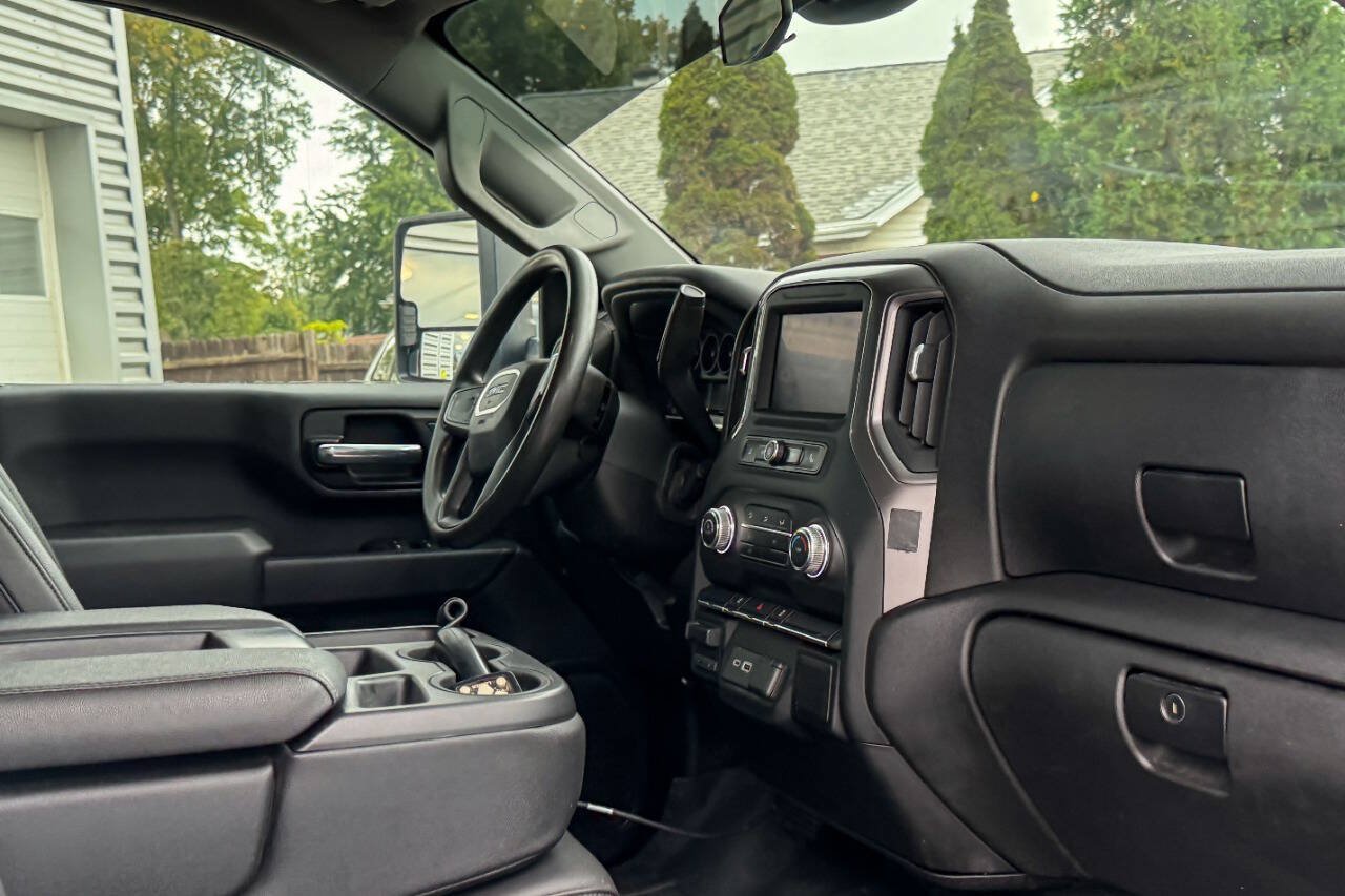 Used 2024 GMC Sierra 3500 Pro AWD/4WD image 17