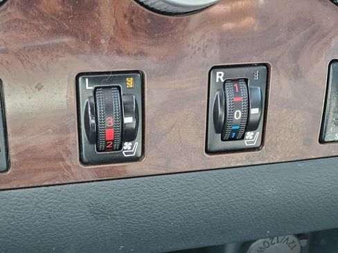 Used 2010 Toyota Tundra Limited AWD/4WD image 28