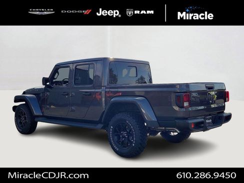 New 2025 Jeep Gladiator Sport image 3