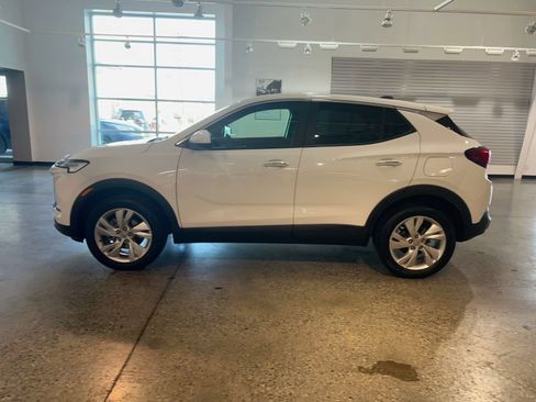 Used 2025 Buick Encore GX Preferred AWD/4WD image 8