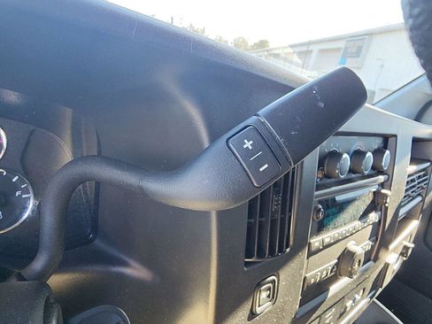 Used 2024 Chevrolet Express 2500 w/ Driver Convenience Package image 18