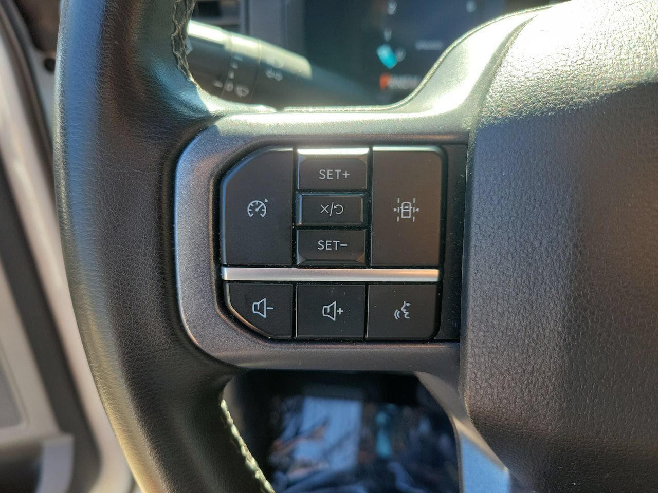Used 2025 Ford F150 XLT w/ Equipment Group 301A Standard AWD/4WD image 17