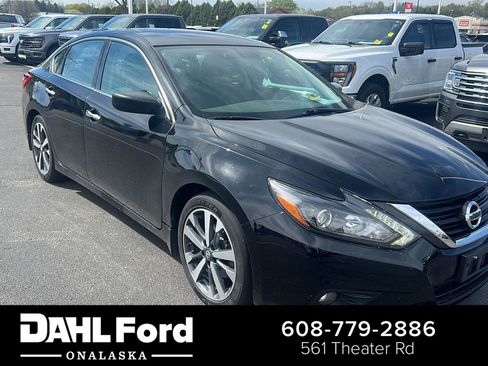 Used 2016 Nissan Altima 3.5 SR FWD image 1