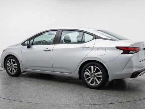 Used 2025 Nissan Versa SV image 6