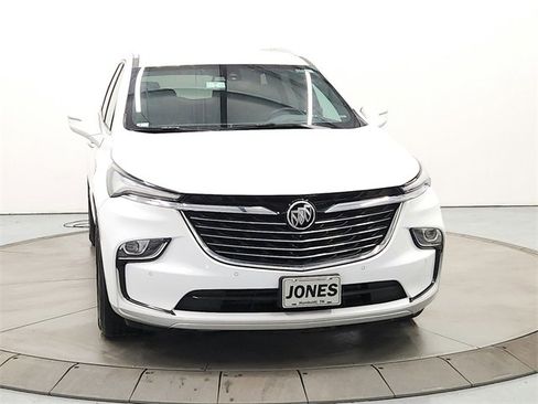 Used 2024 Buick Enclave Premium image 2