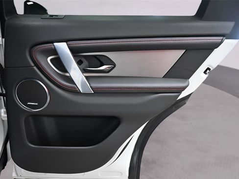 Used 2021 Land Rover Discovery Sport S R-Dynamic image 17