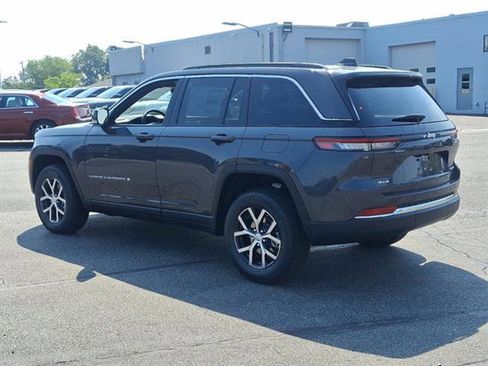 New 2025 Jeep Grand Cherokee Limited image 27