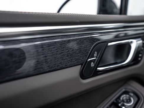 New 2026 Porsche Macan S image 20