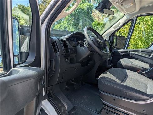 Used 2025 RAM ProMaster 2500 w/ U-Haul Equipment Group FWD image 19